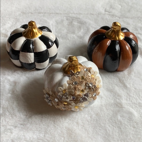 Other - Fall pumpkins decor